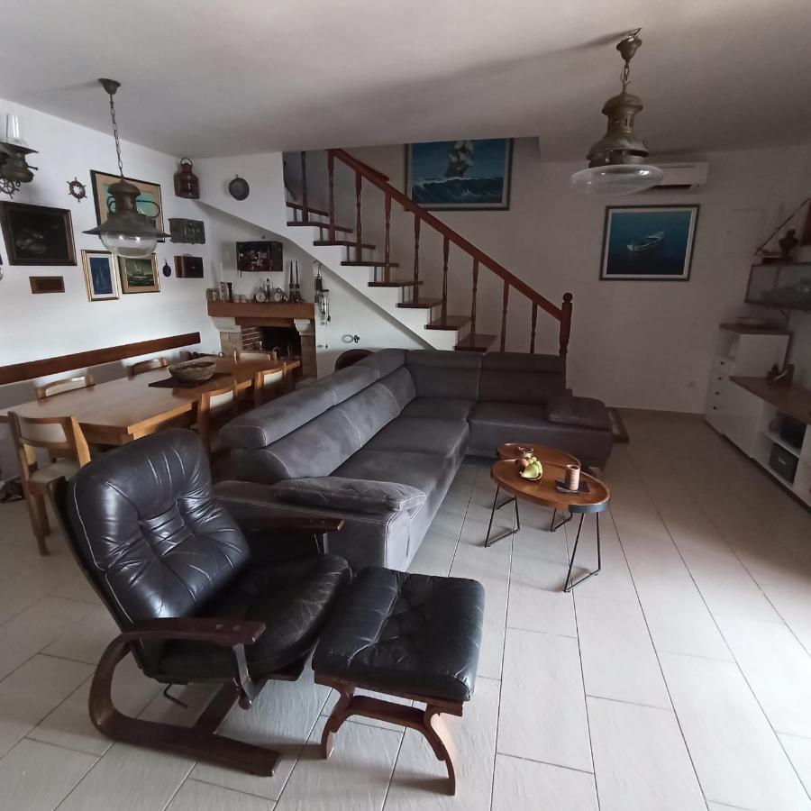 Holiday Home Jelena Zastražišće Exteriör bild