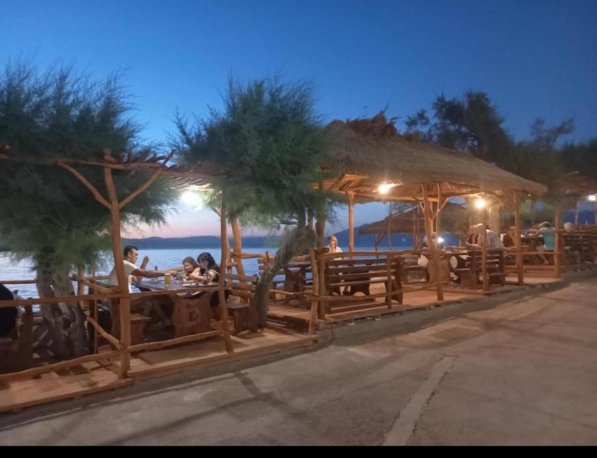 Holiday Home Jelena Zastražišće Exteriör bild