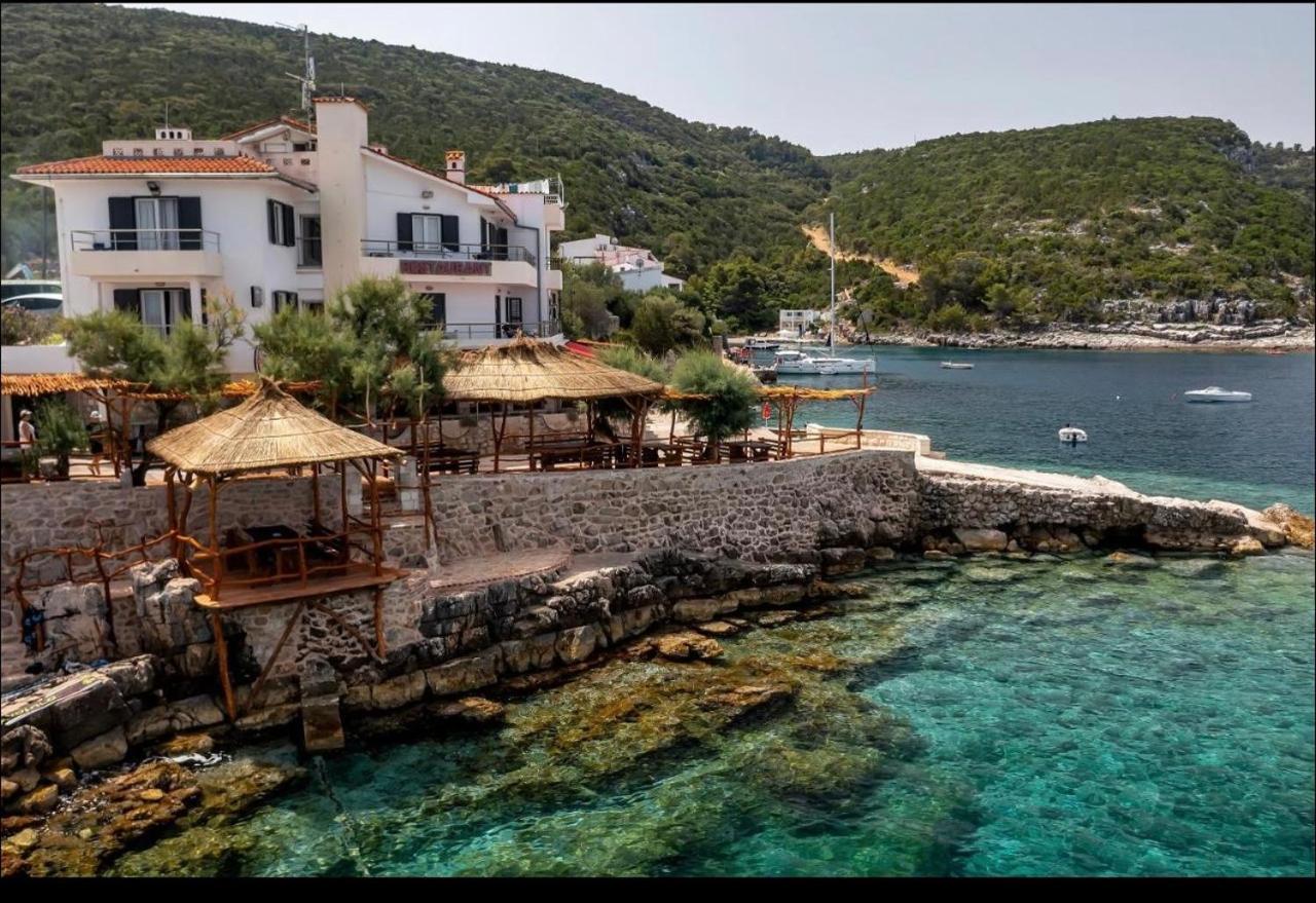Holiday Home Jelena Zastražišće Exteriör bild