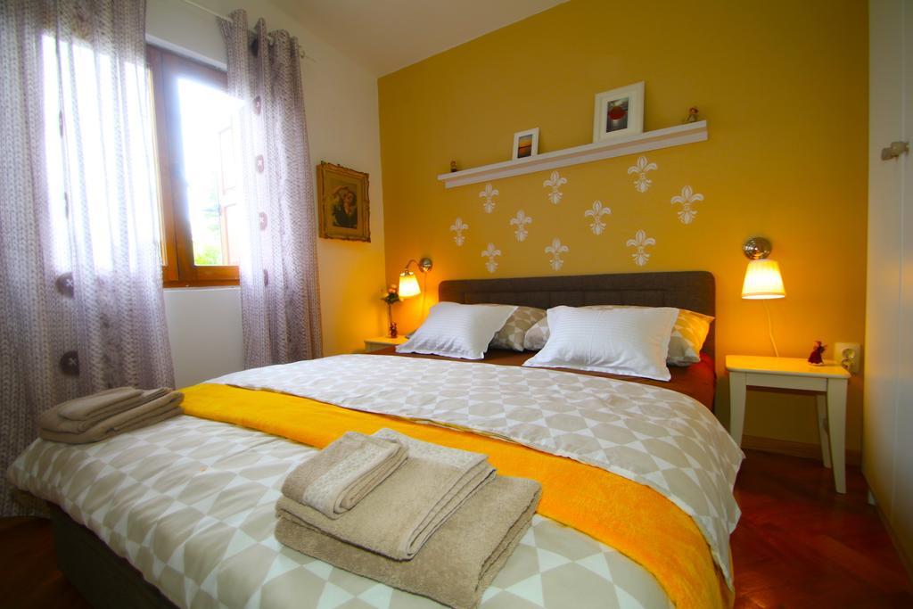 Holiday Home Jelena Zastražišće Exteriör bild