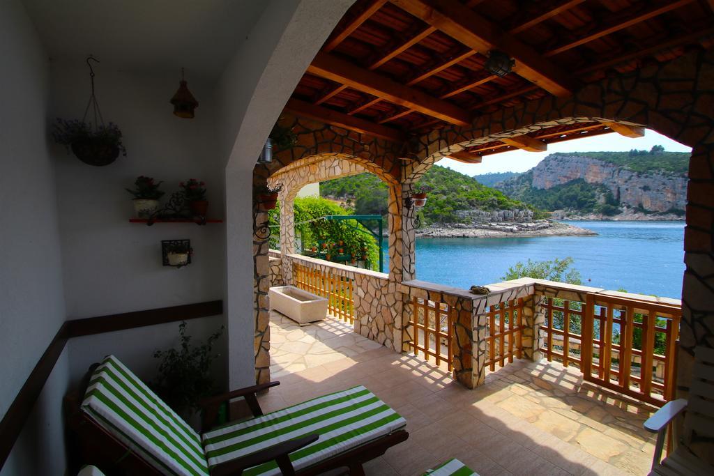 Holiday Home Jelena Zastražišće Exteriör bild