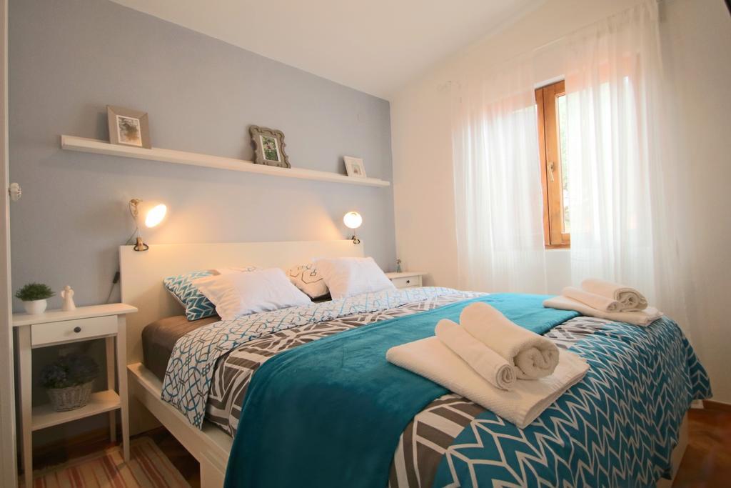 Holiday Home Jelena Zastražišće Exteriör bild
