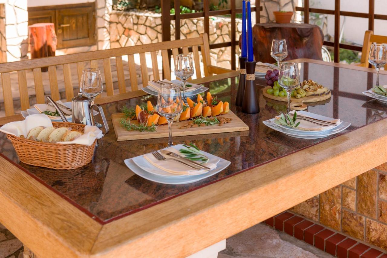 Holiday Home Jelena Zastražišće Exteriör bild
