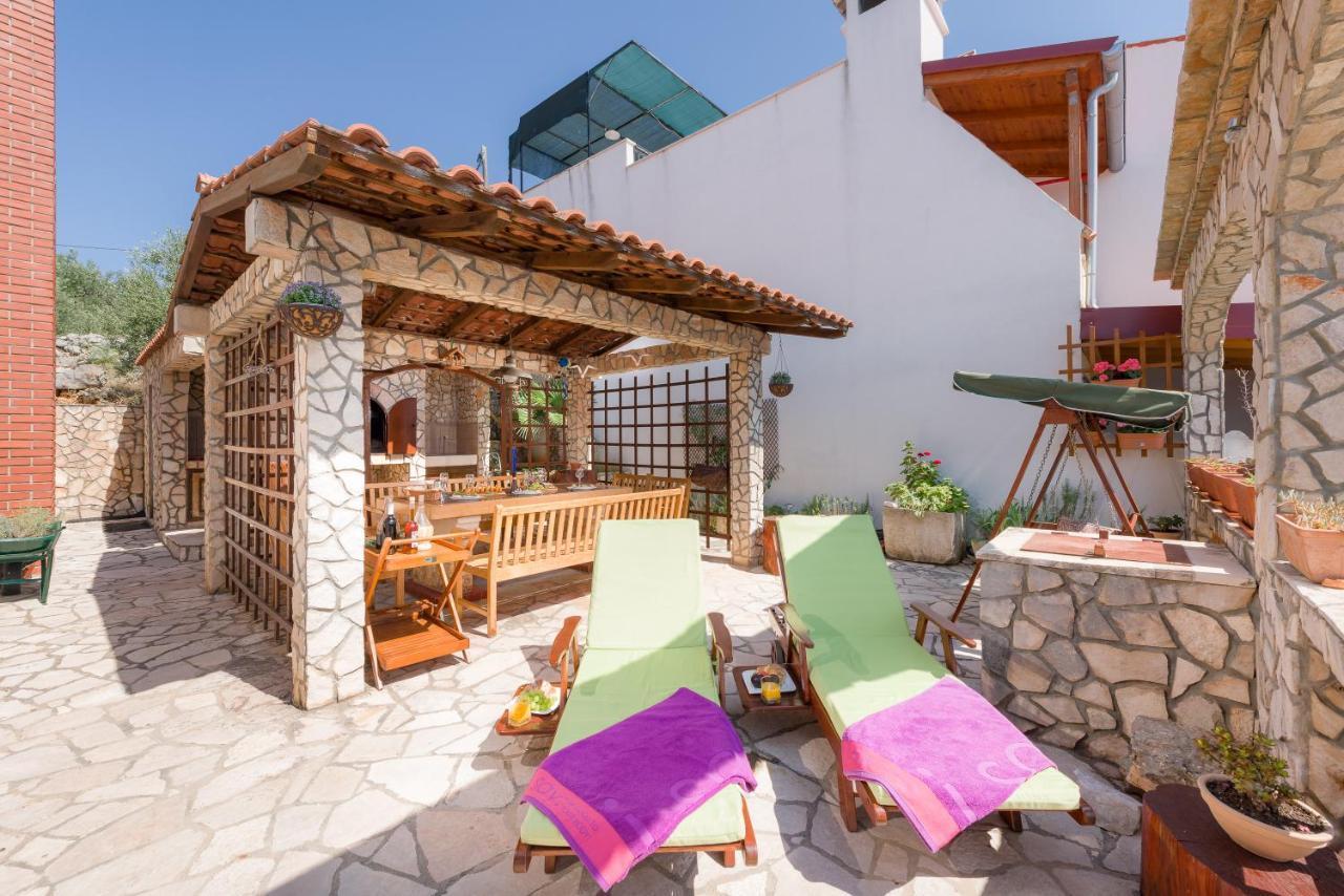 Holiday Home Jelena Zastražišće Exteriör bild